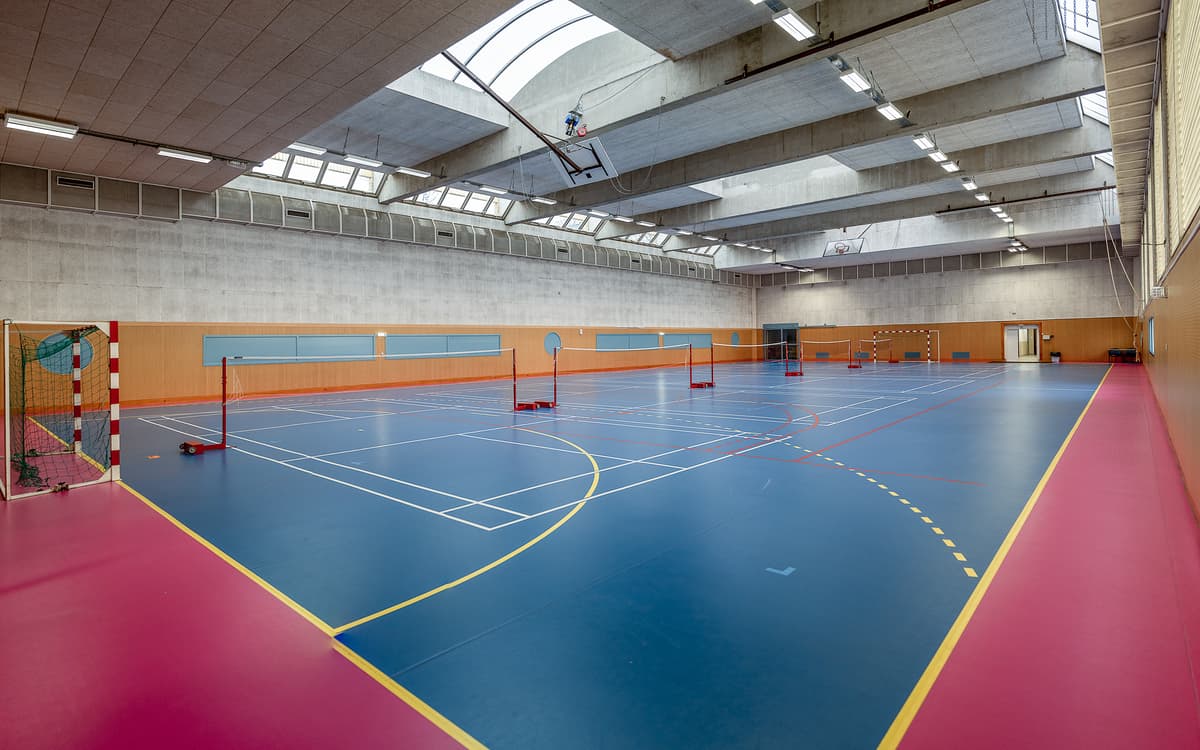 Paris sport proximité : badminton au gymnase Tristant Tzara