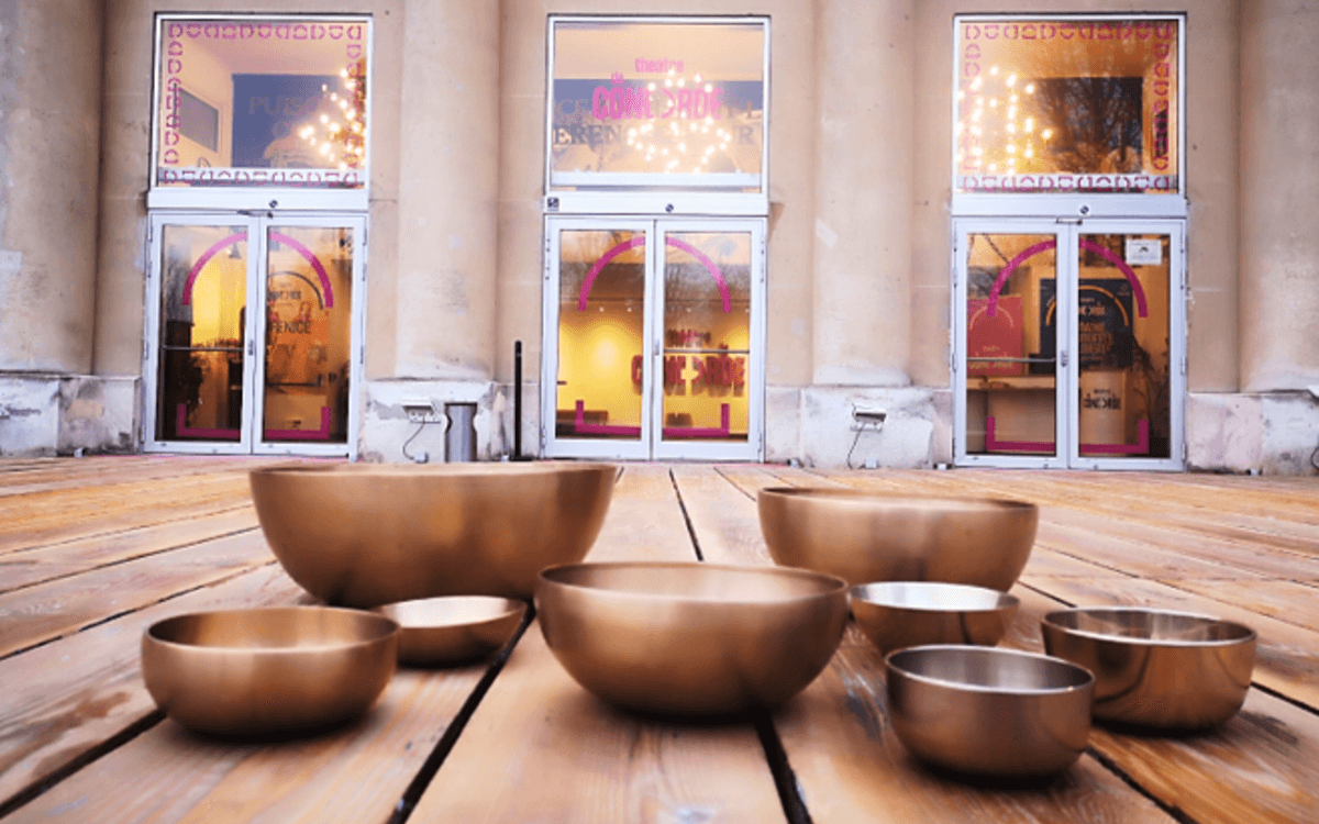 Un atelier pour explorer les bols tibétains au Théâtre de la Concorde