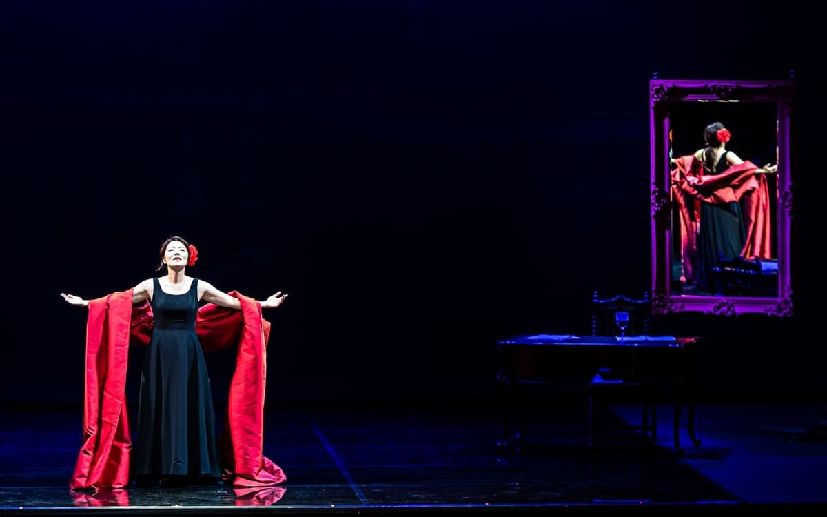 Lied Play : Là Callas