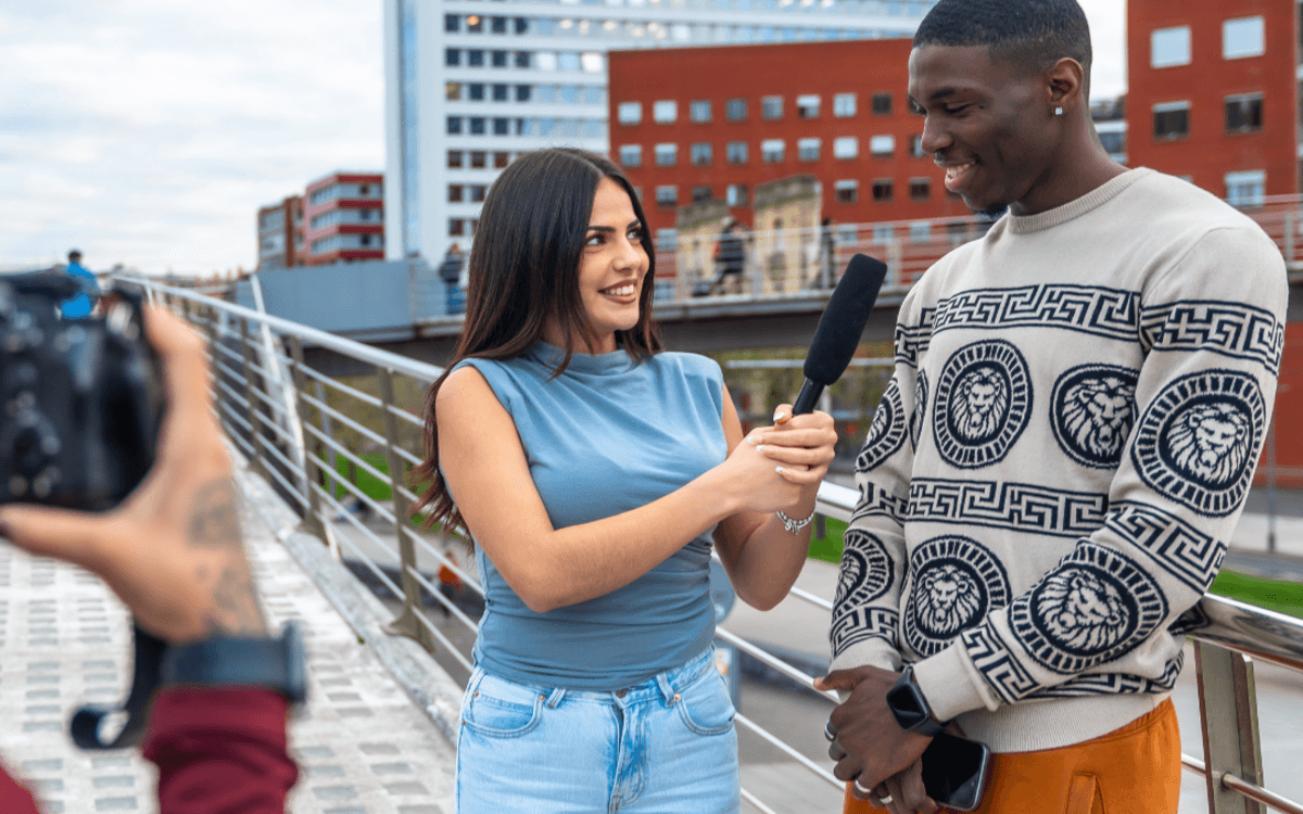 Apprenti Reporter : réaliser un micro trottoir sur un sujet d'actualité 12/16 ans de 10H30 à 12H30