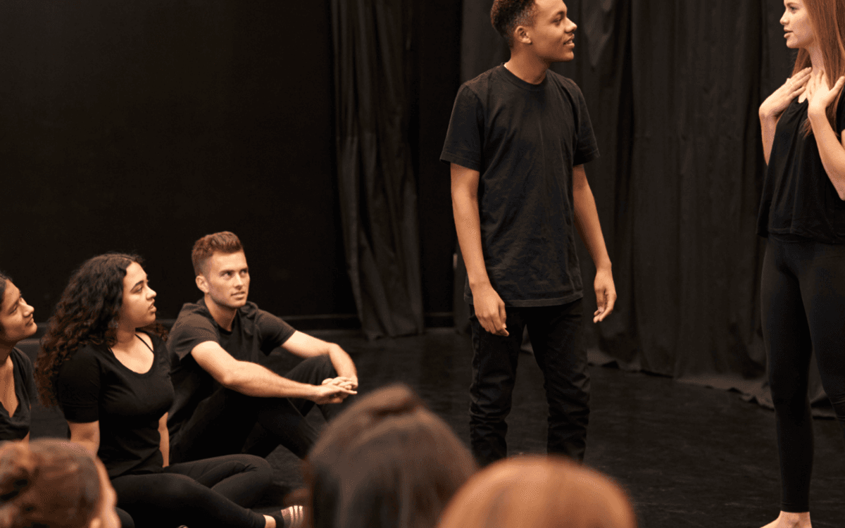 Poésie Slam & Sonnet Pop : libère ta voix, fais vibrer tes mots 12/16 ans de 14H00 à 16H00