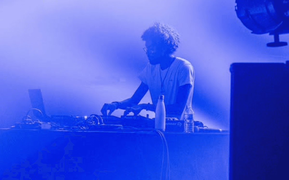 DJ set avec Puzzlingaze & Time to Bloom