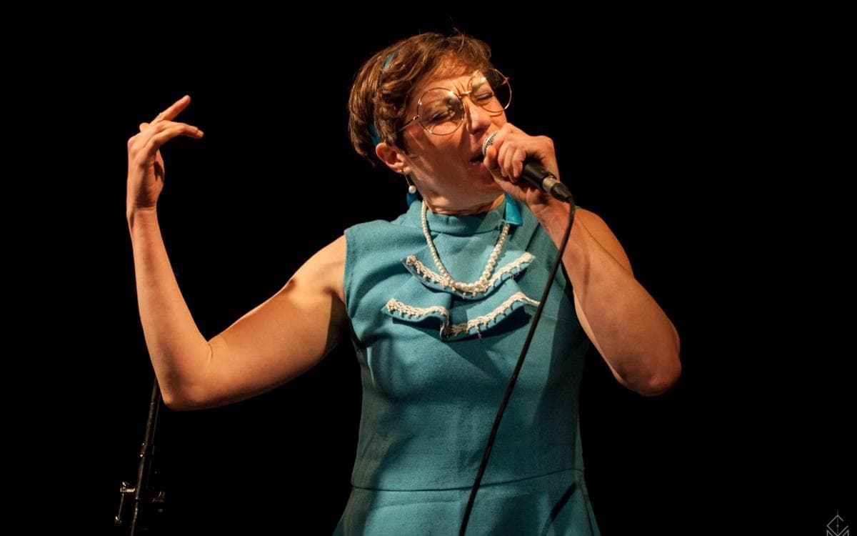 Nathalie "clown, rap, patrimoine" suivi d'un dj set mazout