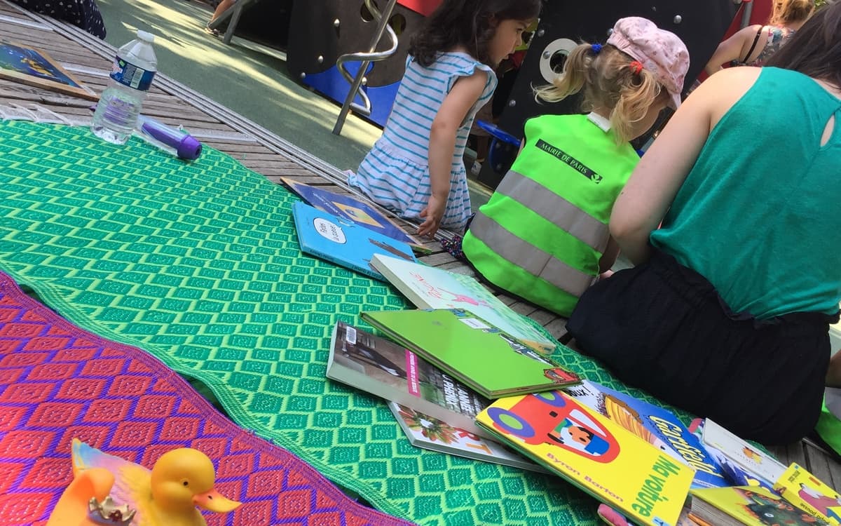 La bibliothèque Louise Michel au Square casque d'Or !