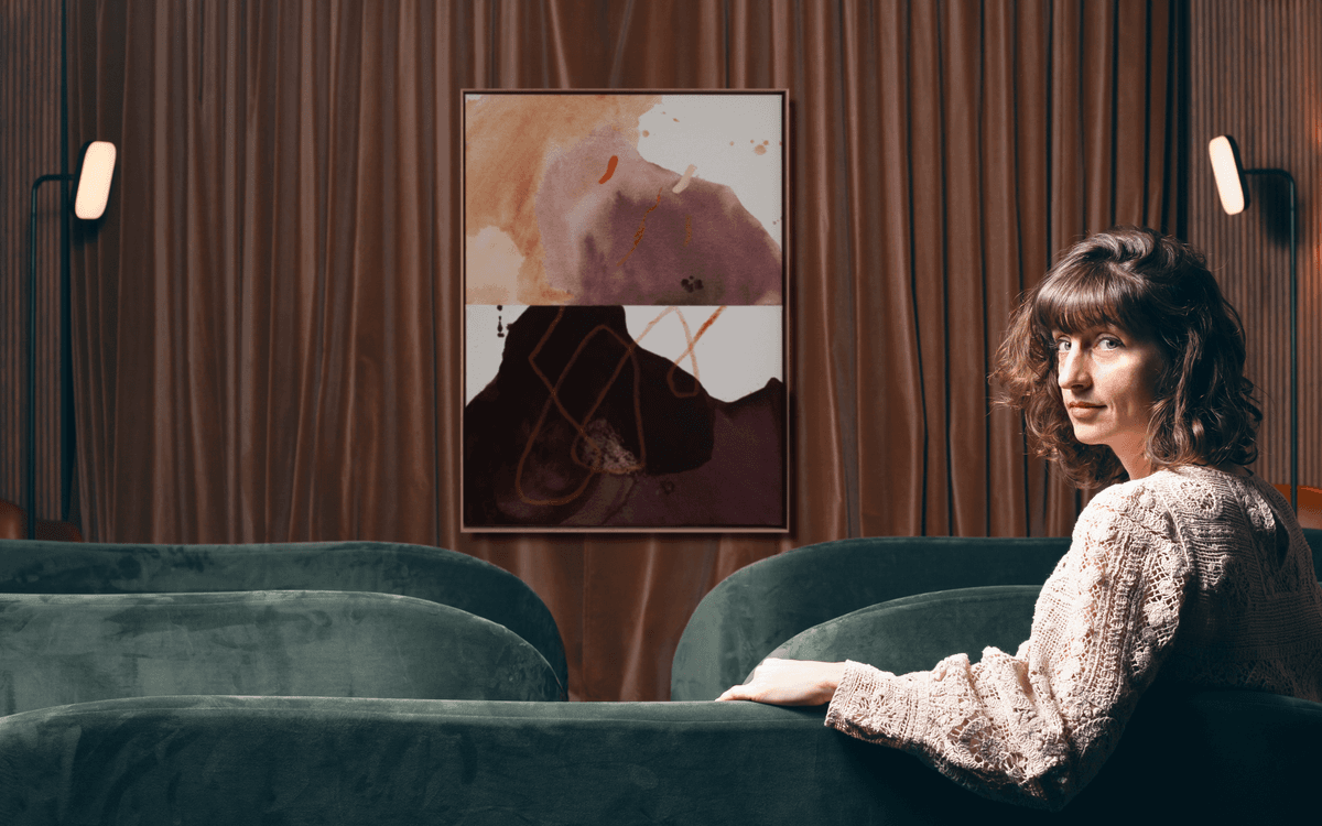 Immersion artistique : dans l’œuvre de Julia A. Etedi