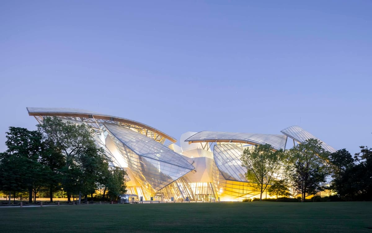 FONDATION LOUIS VUITTON / Une brise d’amour dans la nuit a passé