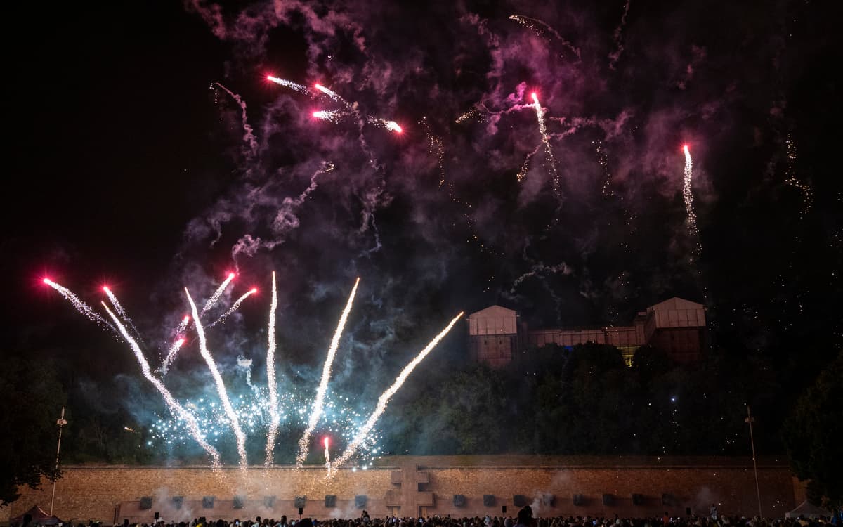 Bal et feu d'artifice