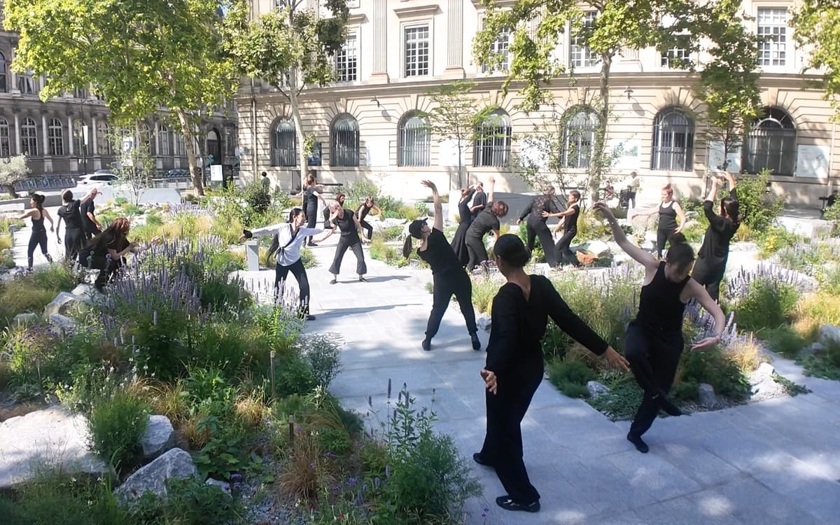 Stages de danse Butô japonaise à Paris avec Juju Alishina