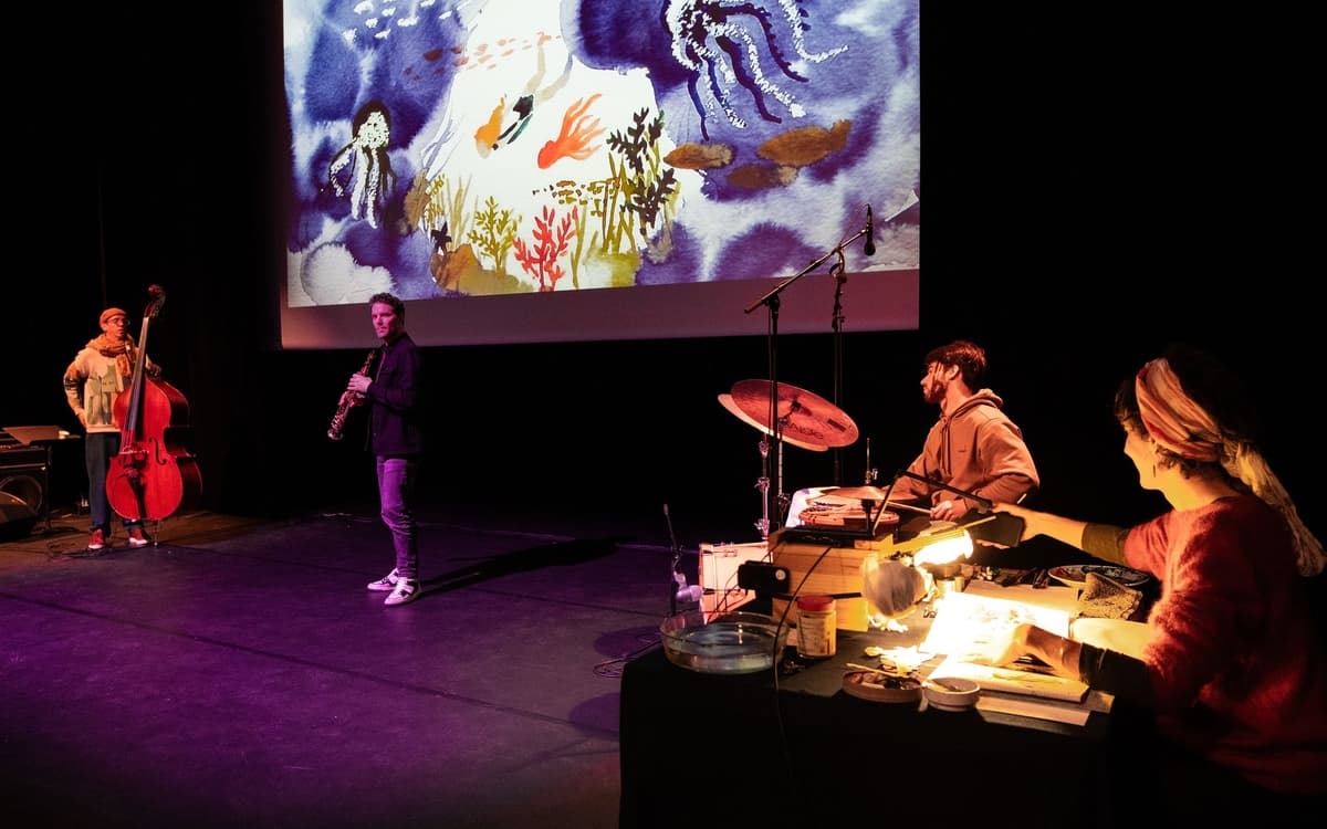 Concert dessiné Le voyage de Claude, Dès 7 ans au 38Riv Jazz
