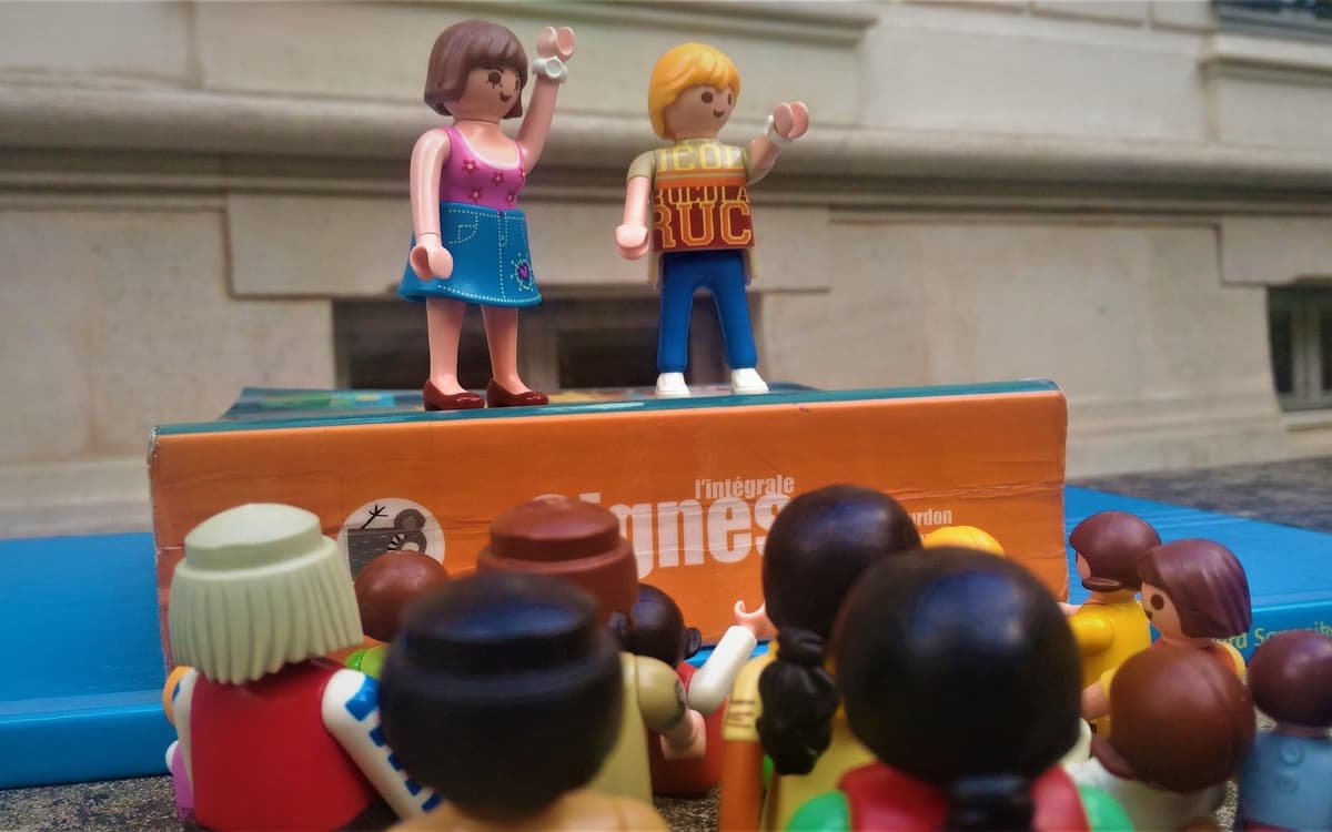 Les bibliothécaires racontent et signent… pour les bébés