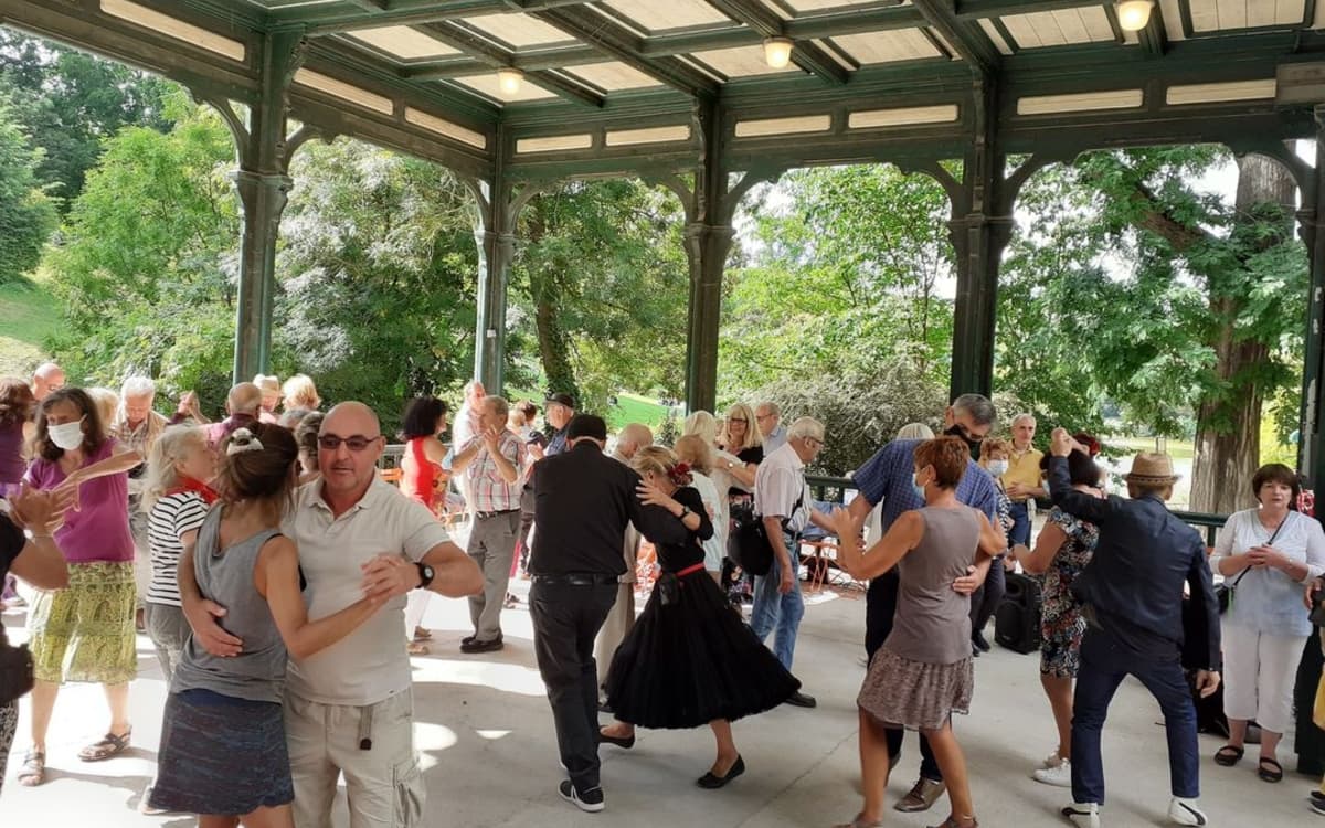 Bal musette au kiosque Montsouris