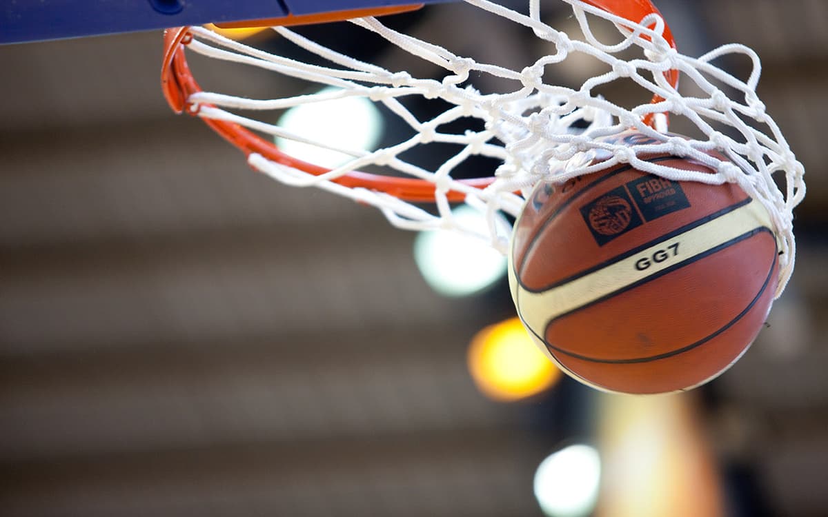 Paris sport proximité : futsal, basket, foot et tennis de table au centre sportif Elisabeth