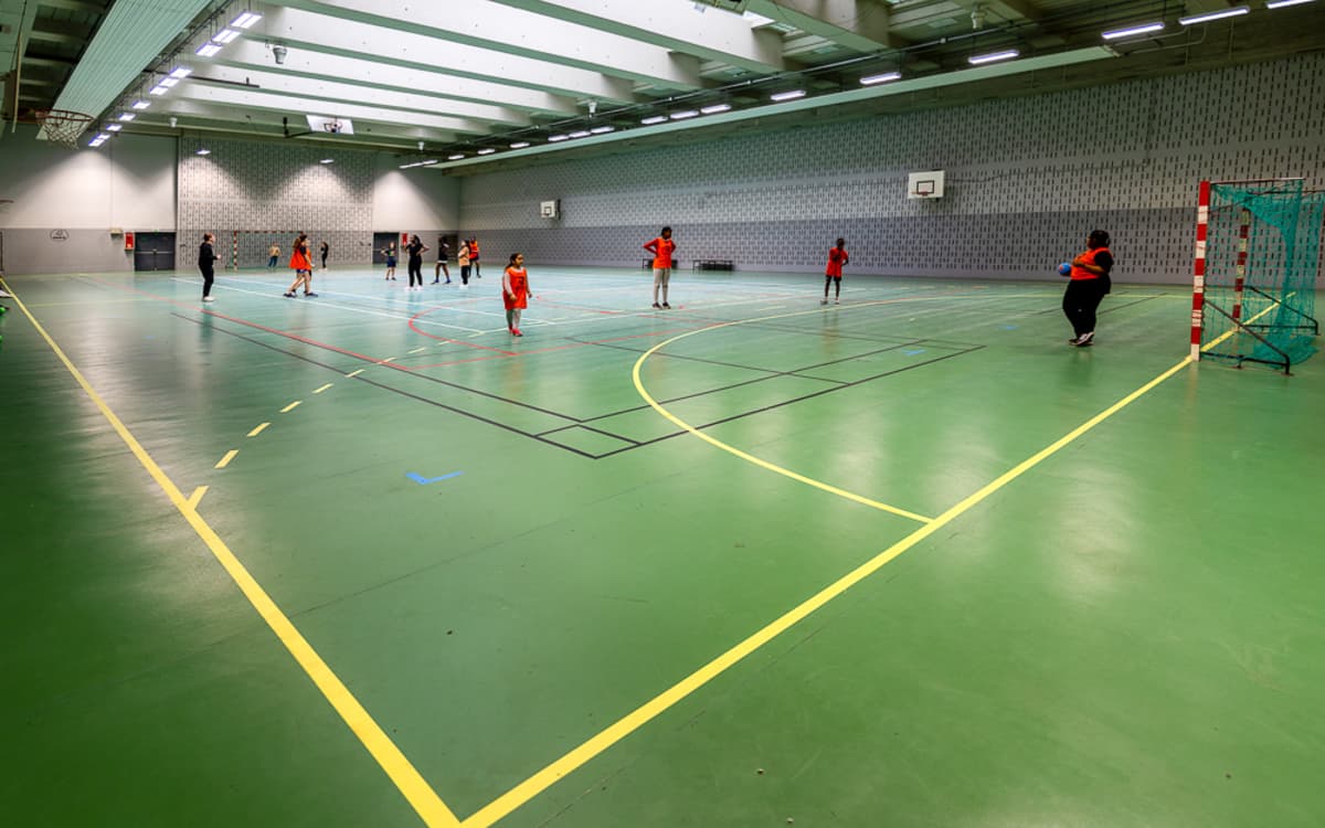Paris sport proximité : Foot féminin au gymnase Pierre Rémond