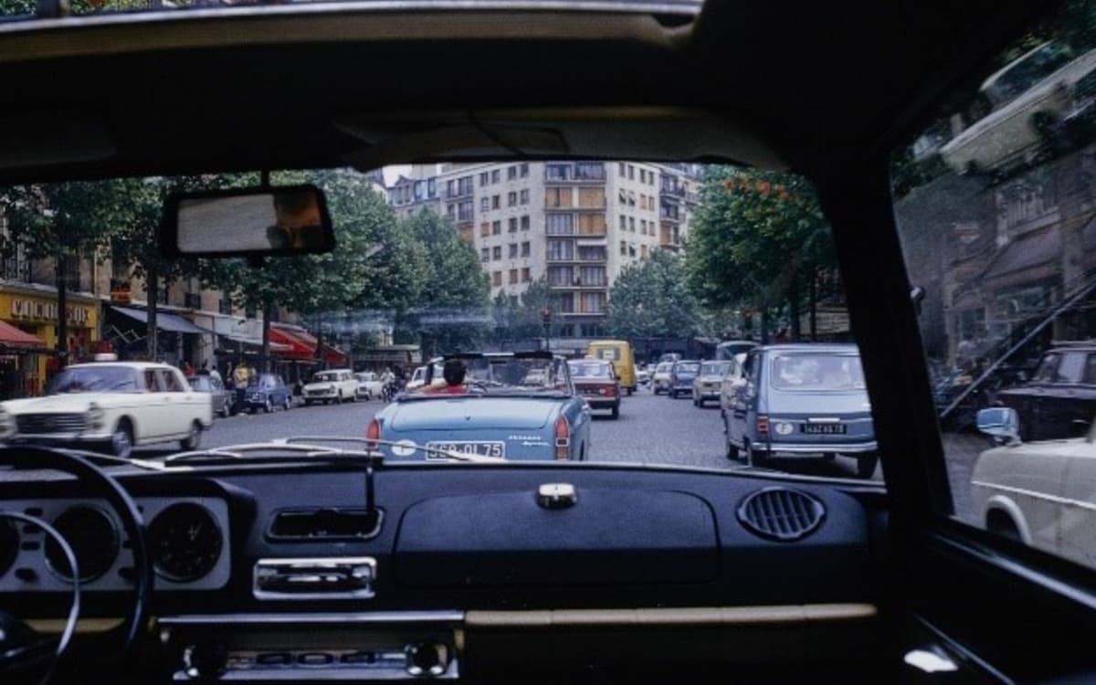 Automobile et transformation des mobilités parisiennes