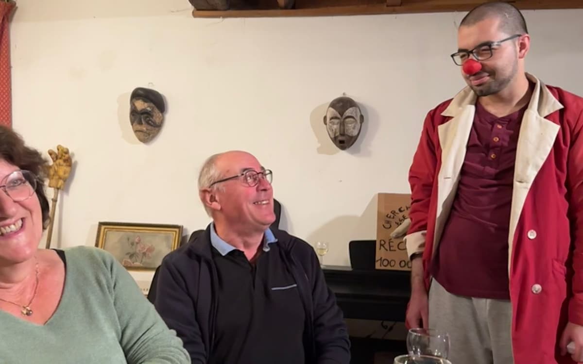 Une création collective et inclusive qui interroge la place du rire dans nos vies