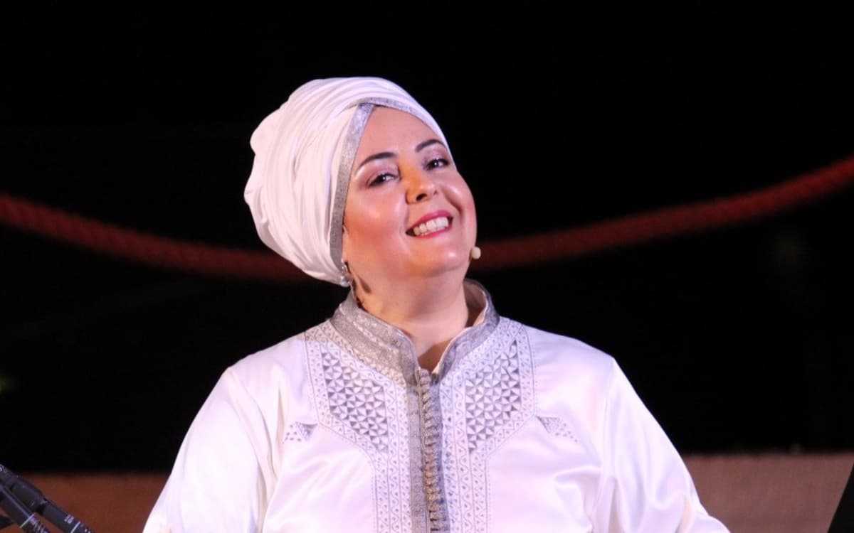 Khadija El Afrit chante Oum Kalsoum