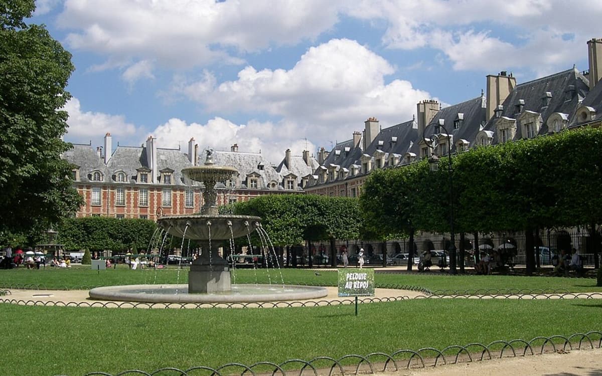 Visite tactile et descriptive : le Marais et sa place Royale