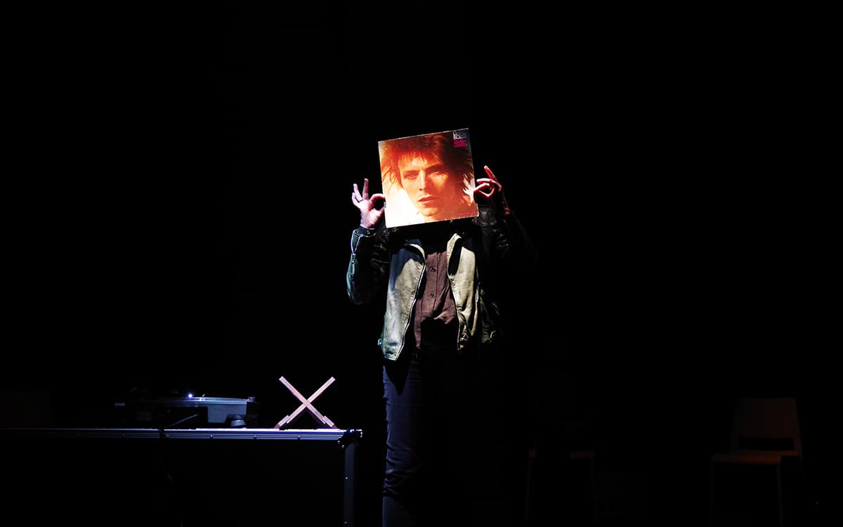 While My Guitar Gently Weeps, quand récit personnel et musique se rencontrent au Théâtre Silvia Monfort