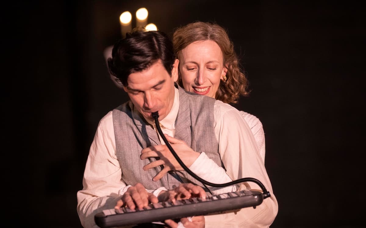 Dora et Franz, sauver le jour • Caroline Arrouas