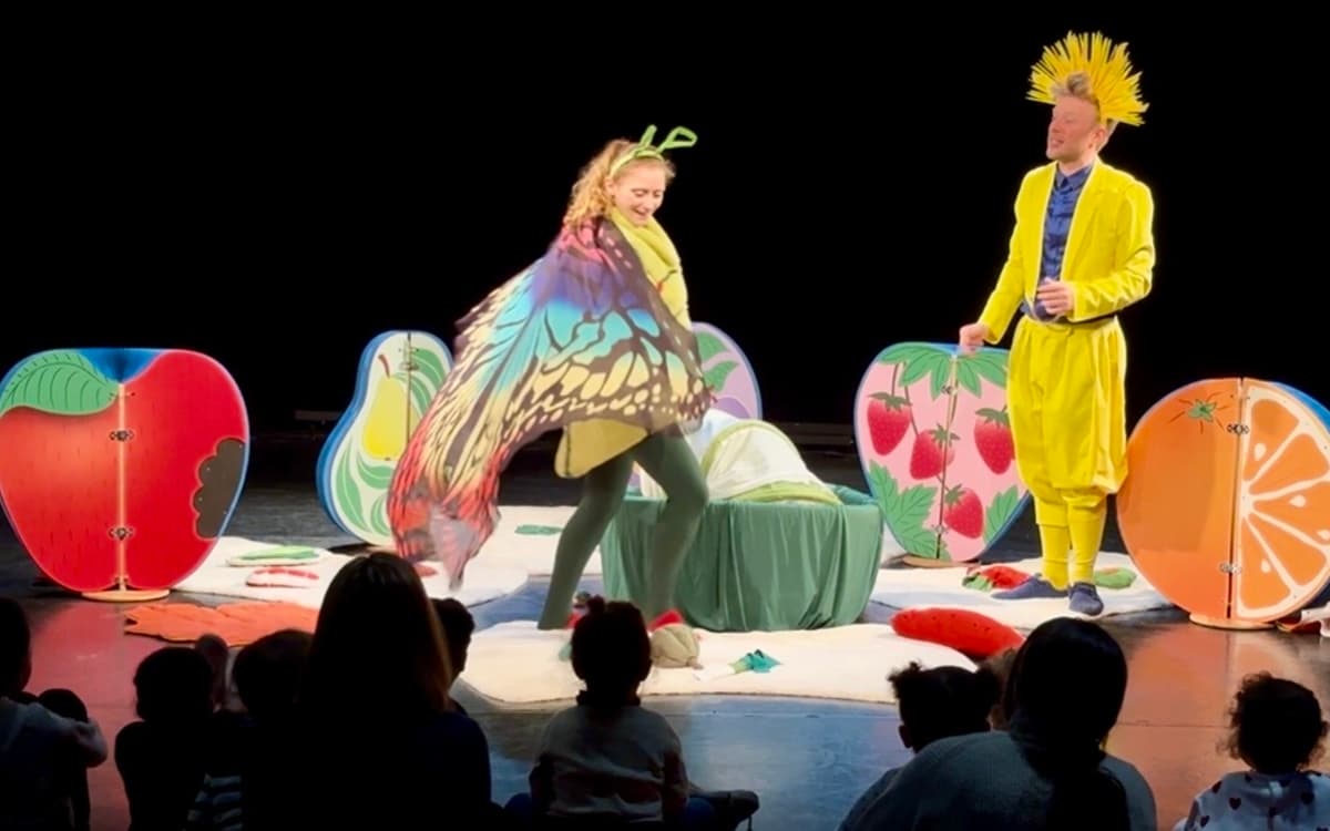 Spectacle "La chenille qui a toujours faim"