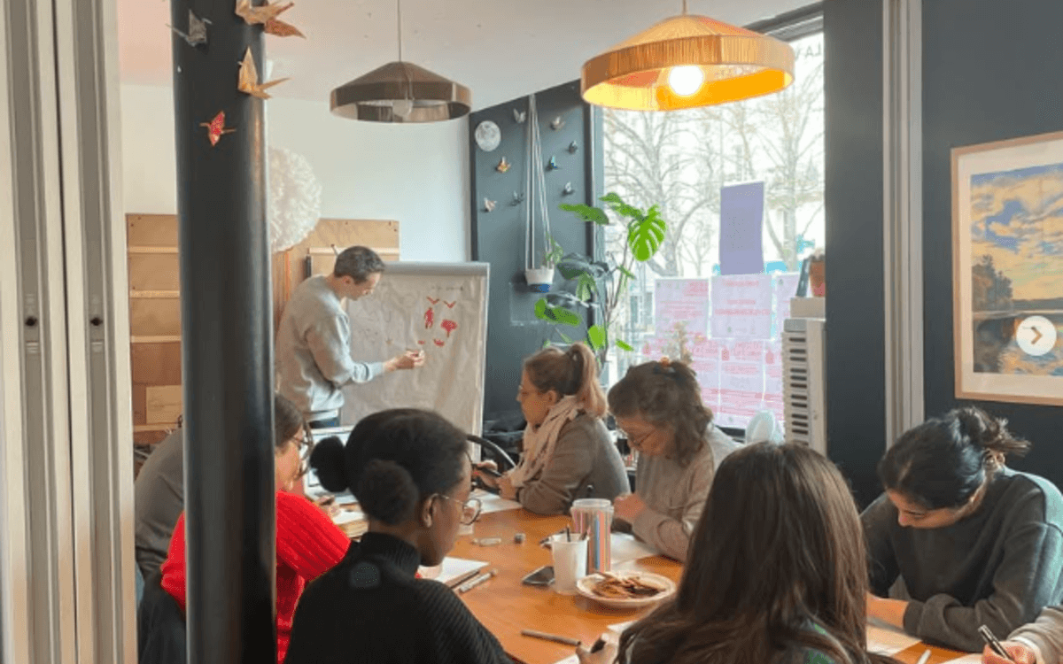 Atelier de carnet de vacances illustré