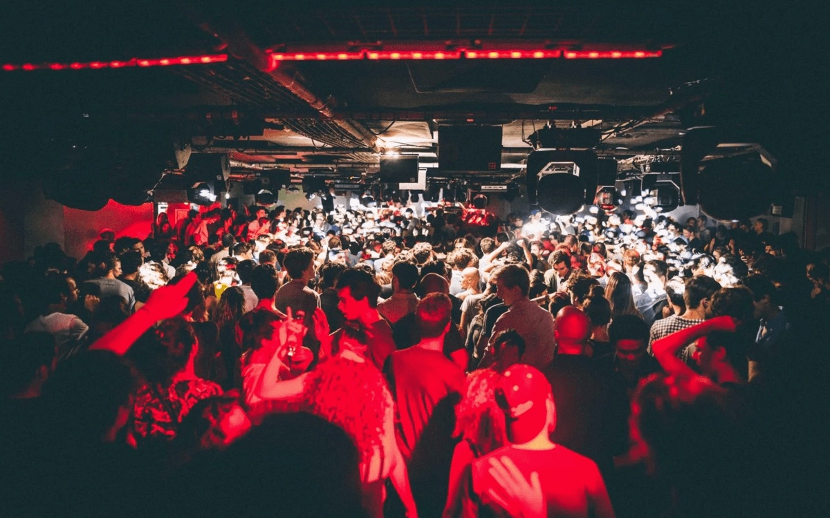 Le Rex Club reçoit une figure majeure de la musique électronique